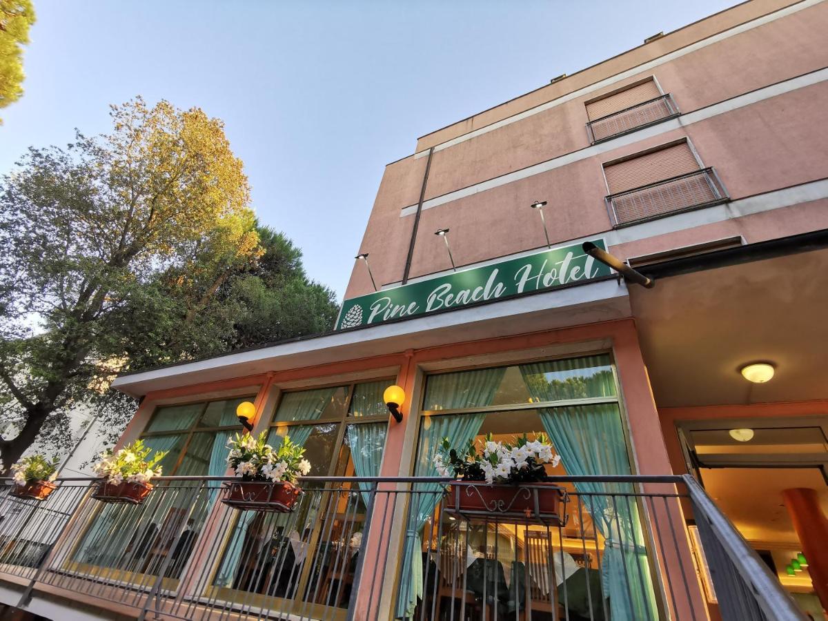 Hotel Pine Beach Rosolina Mare Buitenkant foto